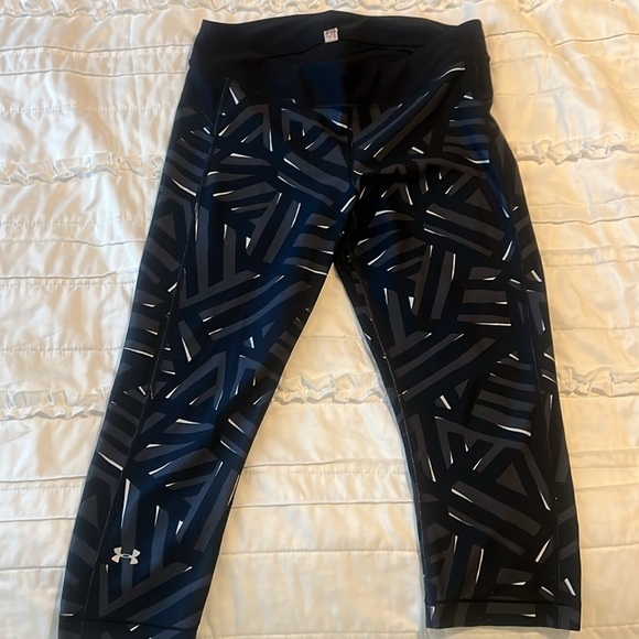 7 Under Armour Capri Leggings, Large - Picture 17 of 17